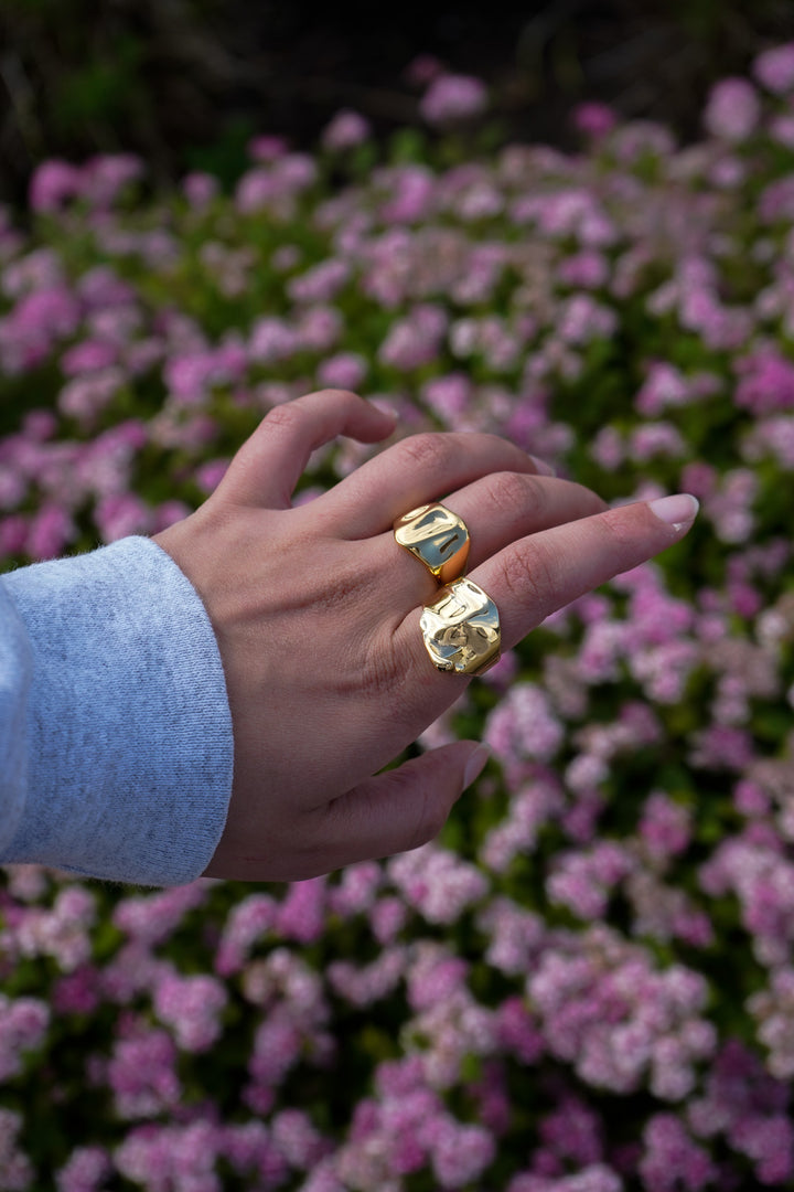 Luna Signet Ring