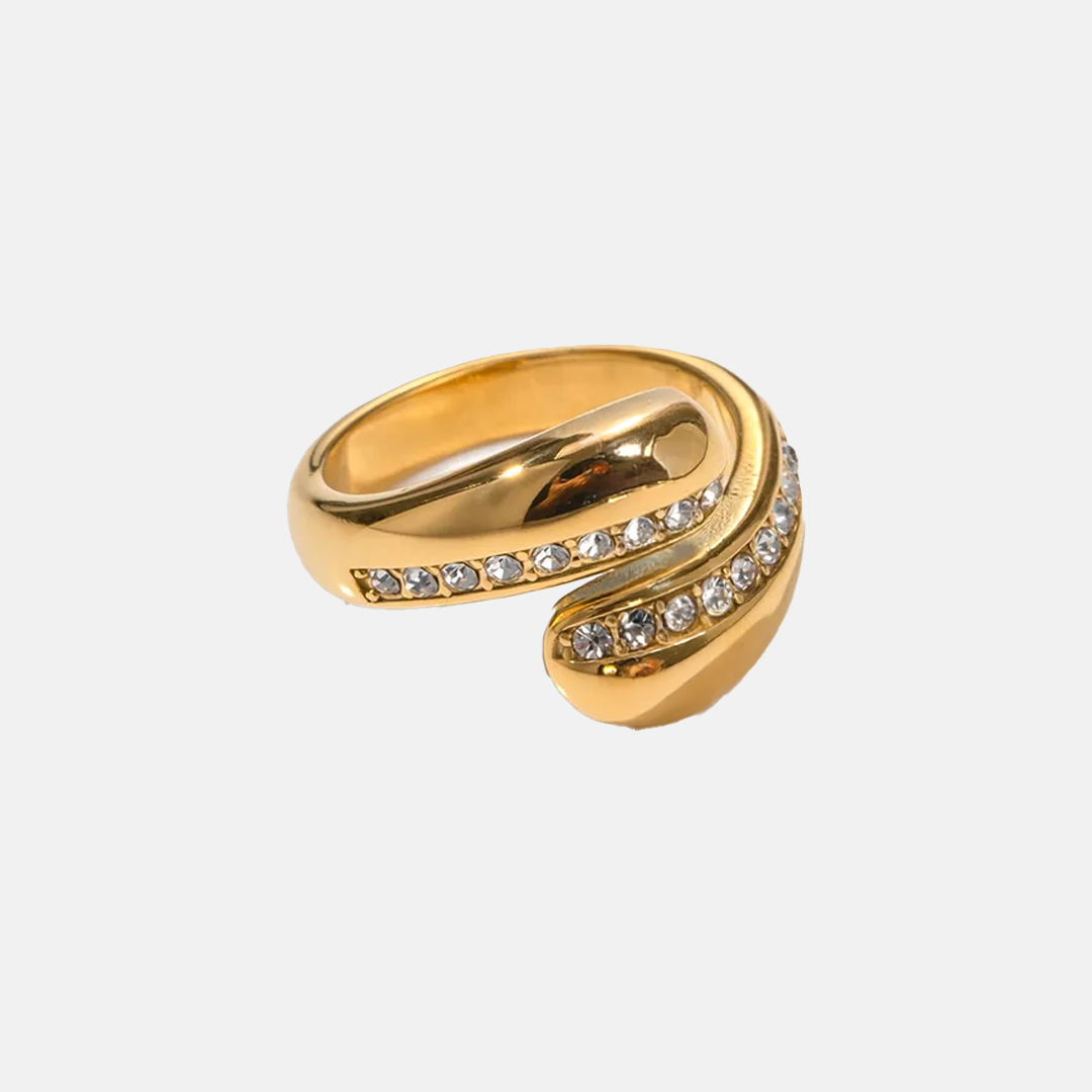 Elegant Twist Ring Zircon