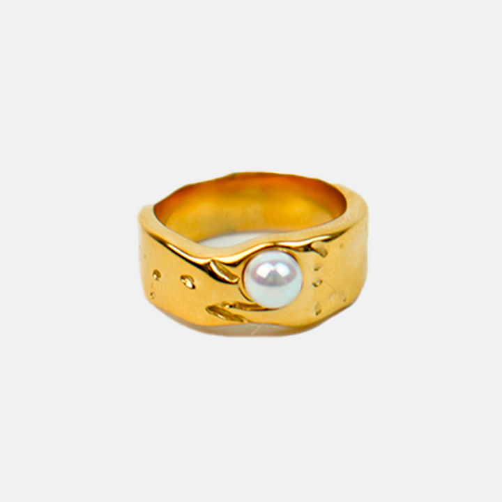 Luna Pearl Ring